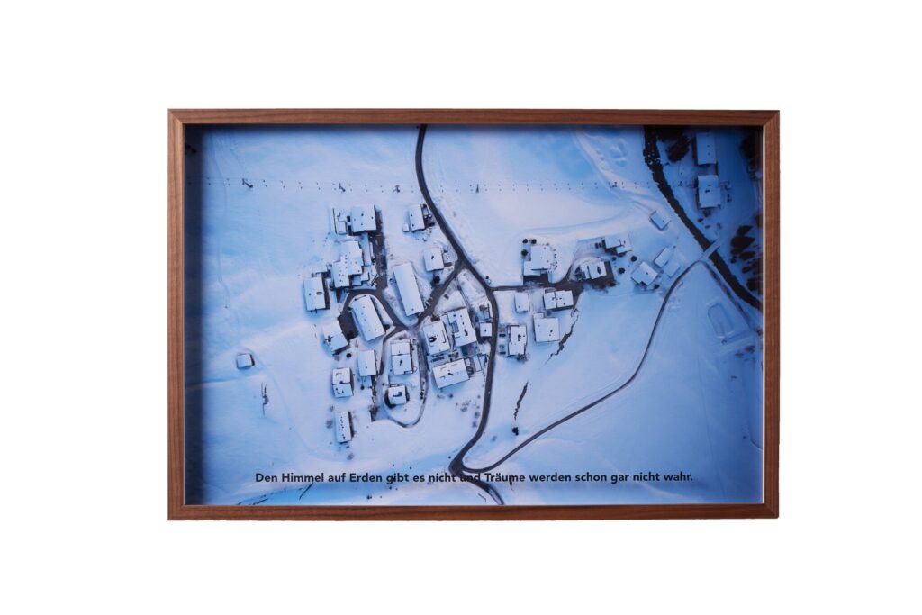 Das Resort, 2022. Print, 33 × 40 cm