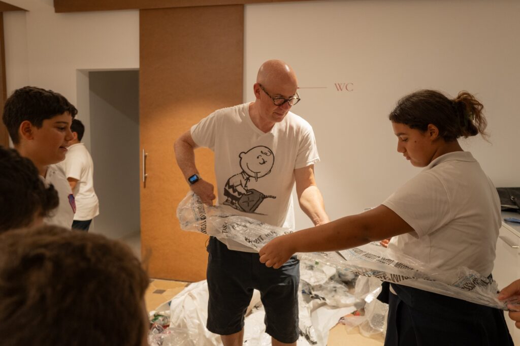 Making Something out of Nothing — weaving workshop, Adana, September 2024. Photo: André Schönherr.