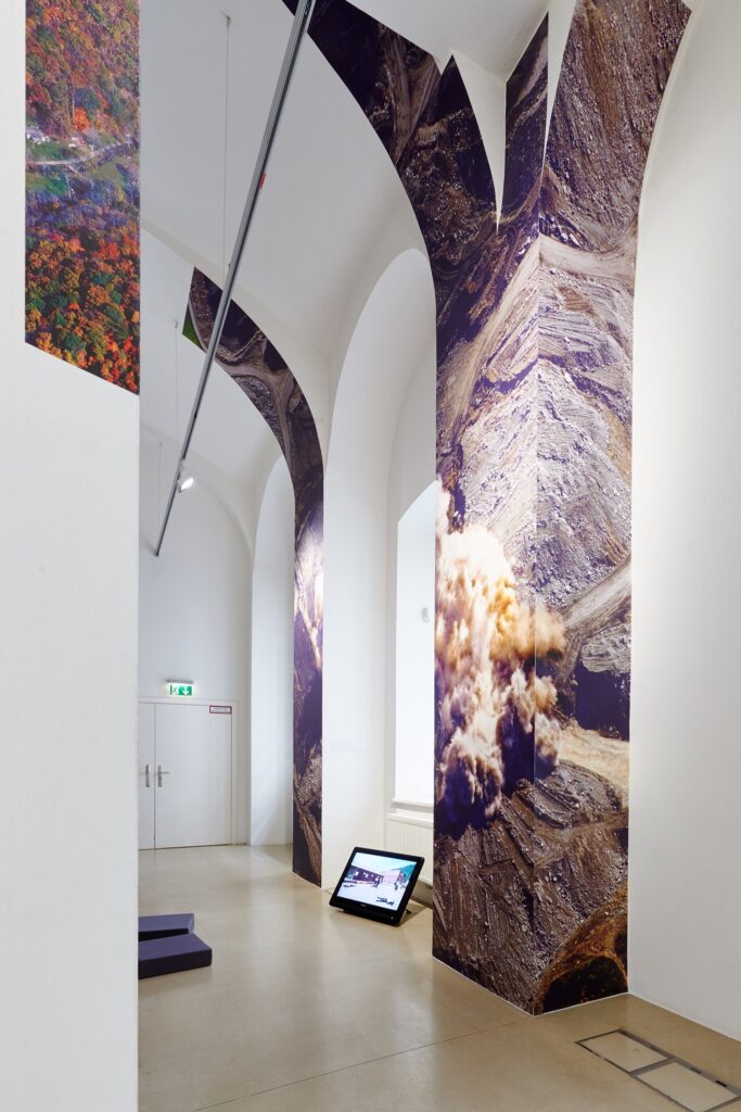 Social Glitch, Kunstraum Niederösterreich, Vienna, 2015–16. Photo: Eva Würdinger.
